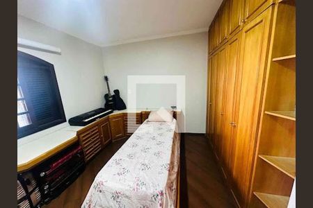 Casa à venda com 3 quartos, 226m² em Vila Guilhermina, São Paulo