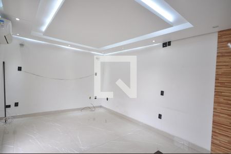 Sala de casa para alugar com 4 quartos, 700m² em Vila Medeiros, São Paulo