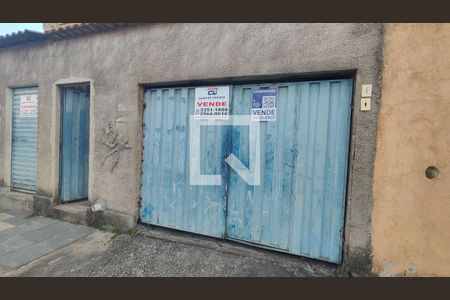 Fachada de casa para alugar com 2 quartos, 400m² em Canadá, Contagem