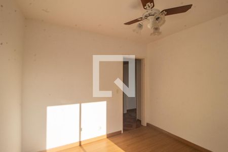 Quarto de apartamento à venda com 2 quartos, 59m² em Medianeira, Porto Alegre