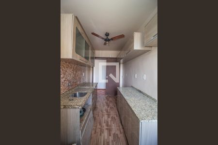 Cozinha de apartamento à venda com 2 quartos, 59m² em Medianeira, Porto Alegre