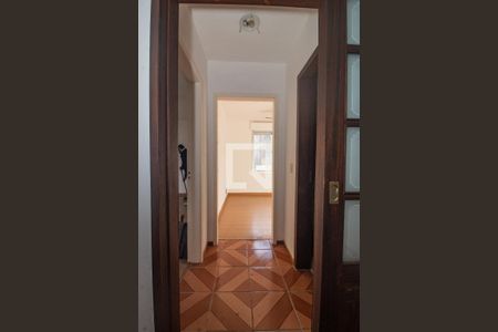 Corredor de apartamento à venda com 2 quartos, 59m² em Medianeira, Porto Alegre