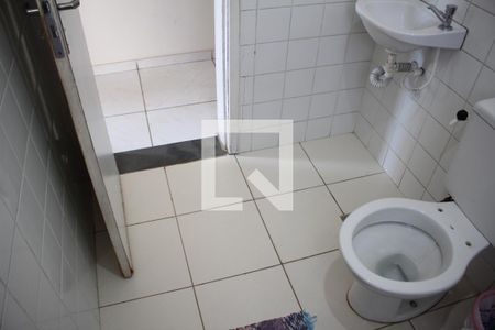 Banheiro de apartamento à venda com 3 quartos, 56m² em Beatriz, Contagem