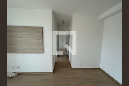 Corredor de apartamento para alugar com 2 quartos, 60m² em Todos Os Santos, Rio de Janeiro