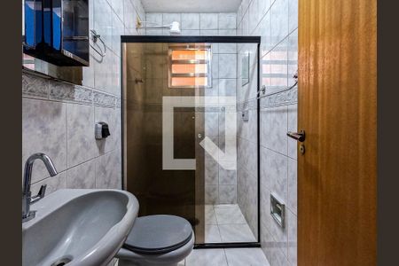 Banheiro Social de casa para alugar com 2 quartos, 80m² em Conjunto Residencial Alpes do Jaragua, São Paulo