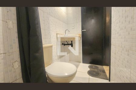 Banheiro de casa para alugar com 2 quartos, 60m² em Boca do Rio, Salvador
