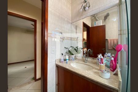 Banheiro de casa à venda com 3 quartos, 156m² em Todos Os Santos, Rio de Janeiro