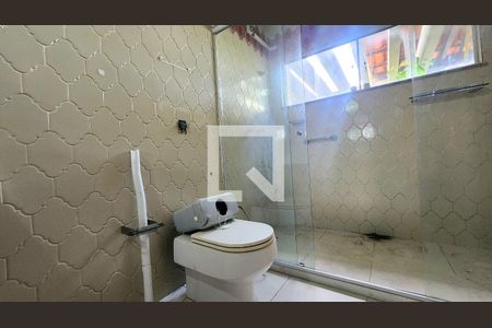 Banheiro do Quarto 5 de casa para alugar com 7 quartos, 800m² em Itaigara, Salvador