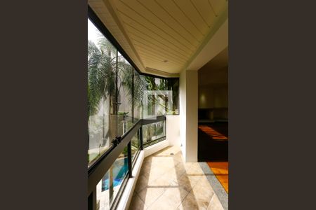 Varanda da Sala de apartamento à venda com 4 quartos, 232m² em Vila Suzana, São Paulo
