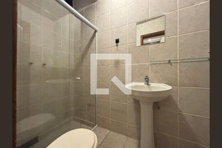 Banheiro social 2 de casa para alugar com 6 quartos, 262m² em Gávea, Rio de Janeiro
