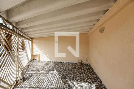 Garagem de casa à venda com 3 quartos, 104m² em Vila Fatima, São Paulo