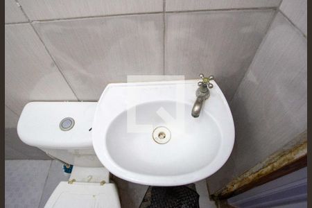 Banheiro de casa para alugar com 1 quarto, 48m² em Piraporinha, Diadema