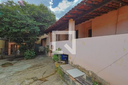 Quintal de casa para alugar com 3 quartos, 247m² em Pirajá, Belo Horizonte