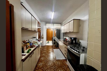 Cozinha de apartamento à venda com 3 quartos, 140m² em Vila Itapura, Campinas