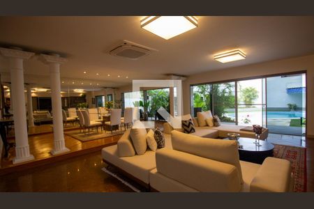 Sala de casa de condomínio à venda com 5 quartos, 710m² em Barra da Tijuca, Rio de Janeiro