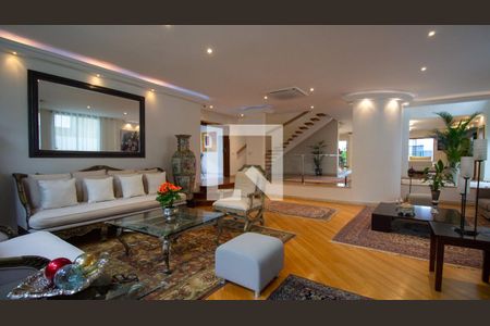 Sala de casa de condomínio à venda com 5 quartos, 710m² em Barra da Tijuca, Rio de Janeiro