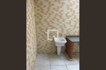 Casa à venda com 3 quartos, 108m² em Vila Carrão, São Paulo