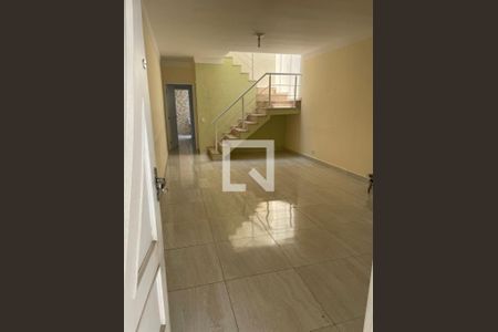 Casa à venda com 3 quartos, 108m² em Vila Carrão, São Paulo