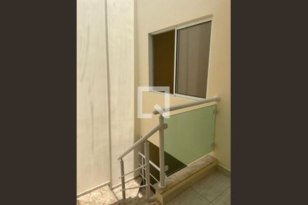 Casa à venda com 3 quartos, 108m² em Vila Carrão, São Paulo