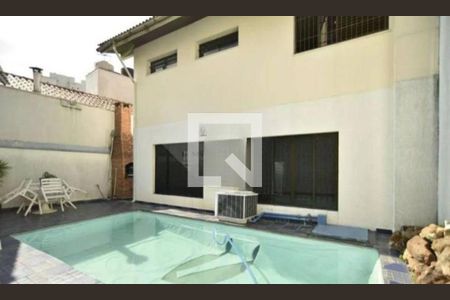 Casa à venda com 4 quartos, 450m² em Água Rasa, São Paulo