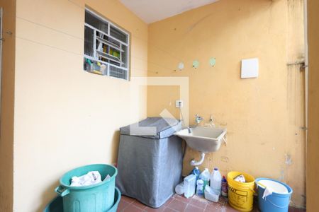 Área de Serviço de casa à venda com 3 quartos, 120m² em Jardim Ivone, São Paulo