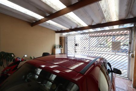 Garagem de casa à venda com 3 quartos, 120m² em Jardim Ivone, São Paulo