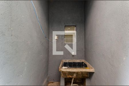 Área de Serviço de casa para alugar com 1 quarto, 40m² em Parque Maria Domitila, São Paulo