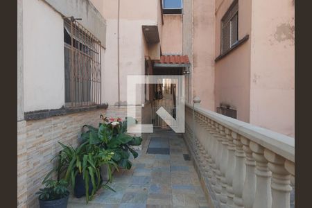 Entrada de apartamento à venda com 3 quartos, 55m² em Urca, Contagem
