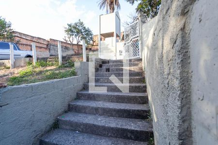 Entrada de apartamento à venda com 3 quartos, 55m² em Urca, Contagem