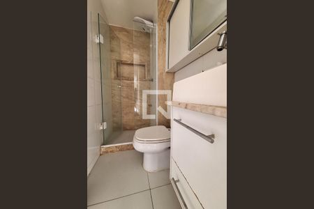 Banheiro de apartamento para alugar com 2 quartos, 65m² em Centro, Niterói