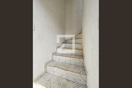 escada  de casa para alugar com 1 quarto, 30m² em Itapuã, Salvador