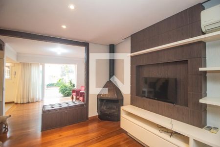 Sala de casa à venda com 4 quartos, 300m² em Cristal, Porto Alegre