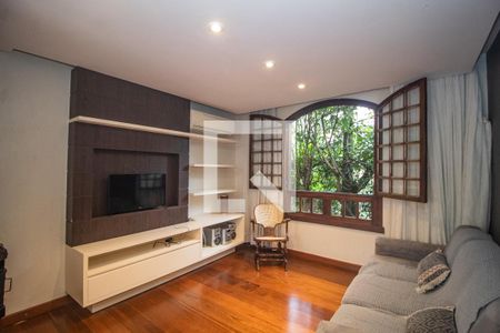 Sala de casa à venda com 4 quartos, 300m² em Cristal, Porto Alegre