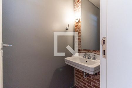 Lavabo de apartamento para alugar com 4 quartos, 244m² em Higienópolis, São Paulo