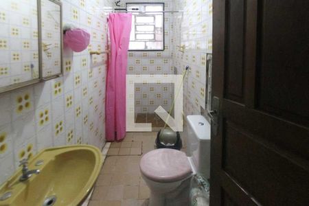 Banheiro de casa à venda com 2 quartos, 200m² em Jardim Colorado, São Paulo