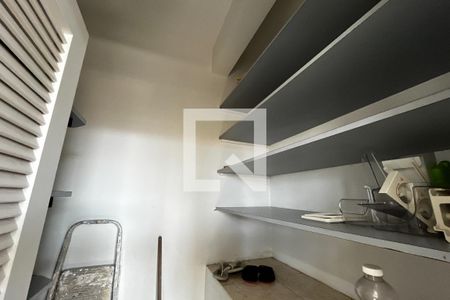 Despensa de casa à venda com 4 quartos, 466m² em Jardim Guanabara, Rio de Janeiro