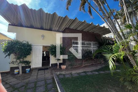 Fachada de casa à venda com 4 quartos, 466m² em Jardim Guanabara, Rio de Janeiro
