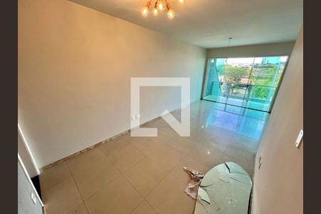 Sala de casa para alugar com 3 quartos, 180m² em Santa Amelia, Belo Horizonte