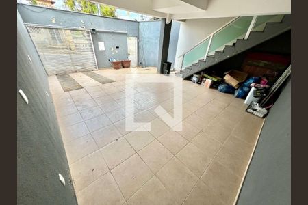 Garagem de casa para alugar com 3 quartos, 180m² em Santa Amelia, Belo Horizonte