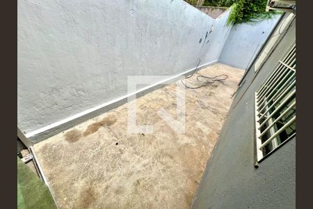 Área externa de casa para alugar com 3 quartos, 180m² em Santa Amelia, Belo Horizonte