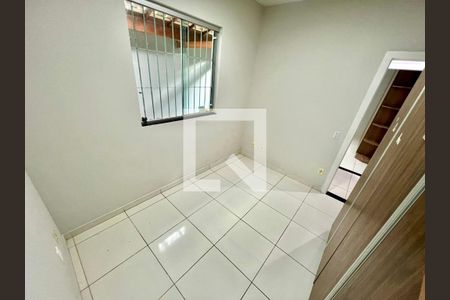 Quarto 2 de casa para alugar com 3 quartos, 180m² em Santa Amelia, Belo Horizonte