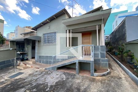 Quintal de casa à venda com 3 quartos, 189m² em Nova Suíça, Belo Horizonte