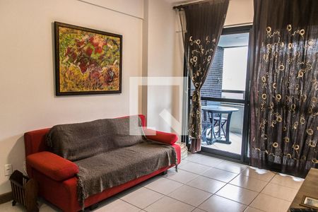 Sala de apartamento para alugar com 1 quarto, 55m² em Costa Azul, Salvador