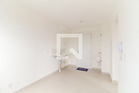 Sala/Cozinha de apartamento para alugar com 2 quartos, 32m² em Vila Carmosina, São Paulo