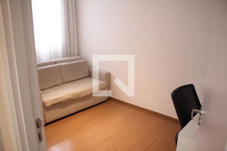 Quarto de apartamento à venda com 2 quartos, 54m² em Jardim Riacho das Pedras, Contagem