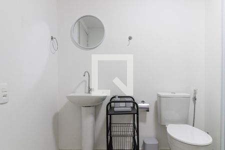 Banheiro de kitnet/studio à venda com 1 quarto, 27m² em Moema, São Paulo