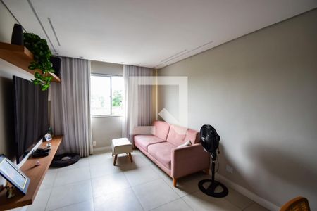 Sala de apartamento à venda com 2 quartos, 70m² em Del Castilho, Rio de Janeiro
