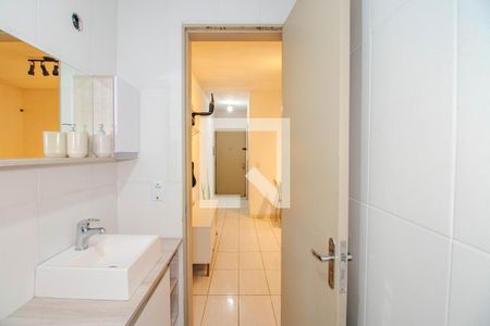 Banheiro de apartamento para alugar com 1 quarto, 39m² em Morro Santana, Porto Alegre