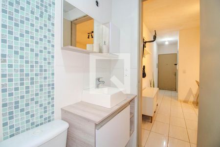Banheiro de apartamento para alugar com 1 quarto, 39m² em Morro Santana, Porto Alegre