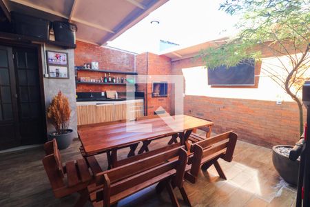 Varanda de casa à venda com 2 quartos, 100m² em Hípica, Porto Alegre